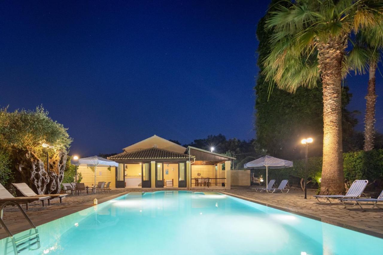 Villa Lianolia Peritheia 외부 사진
