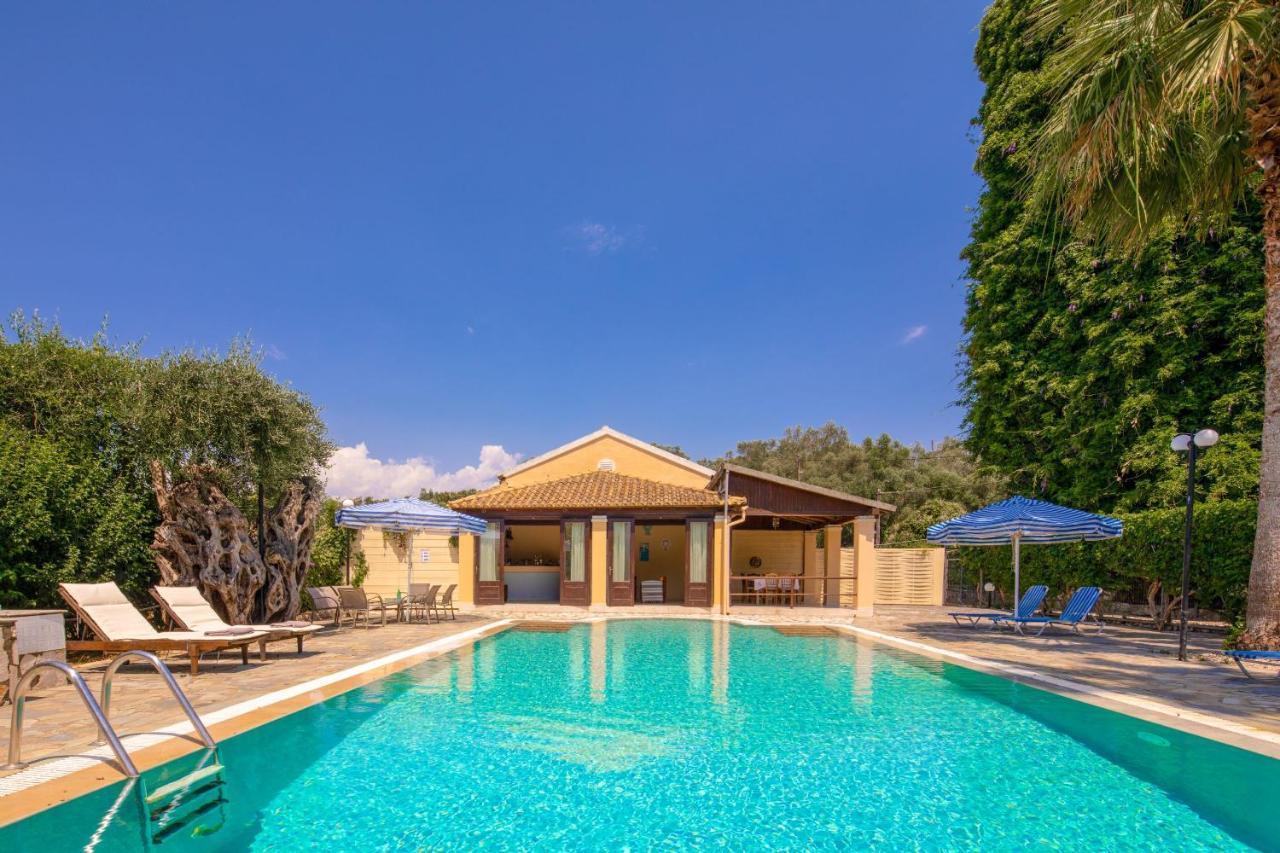 Villa Lianolia Peritheia 외부 사진