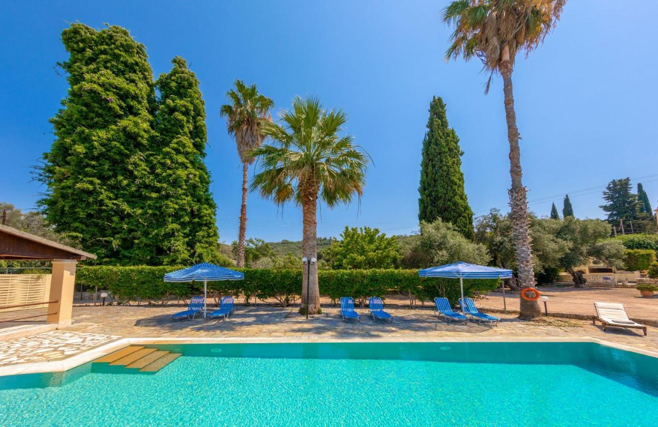 Villa Lianolia Peritheia 외부 사진