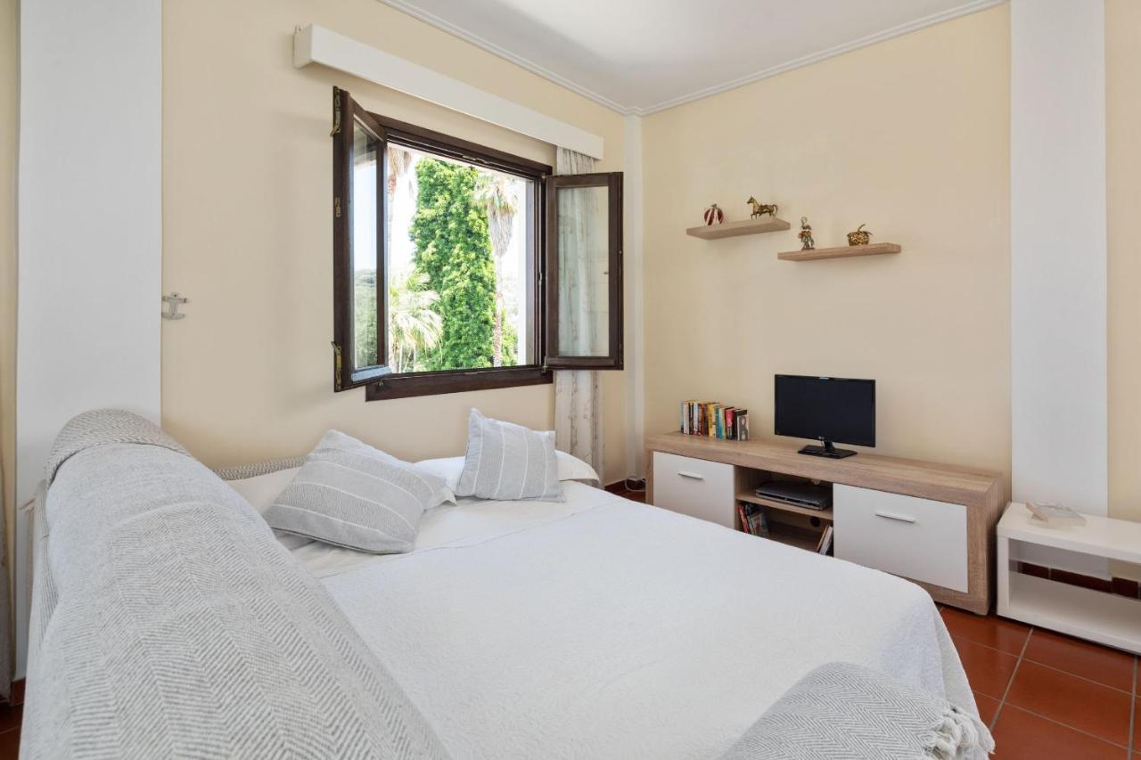 Villa Lianolia Peritheia 외부 사진
