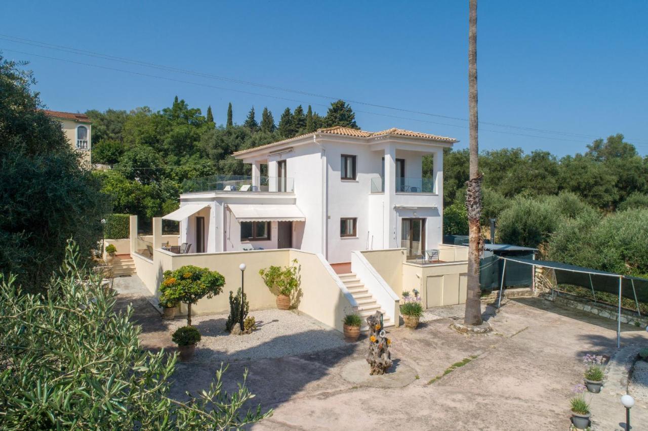 Villa Lianolia Peritheia 외부 사진