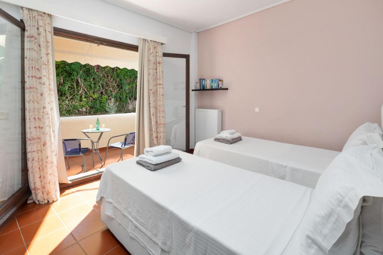 Villa Lianolia Peritheia 외부 사진