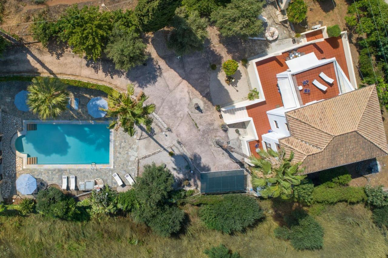 Villa Lianolia Peritheia 외부 사진
